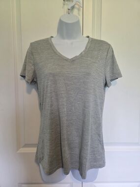 Danskin Women's V-Neck Short Sleeve Tee in Heather Gray